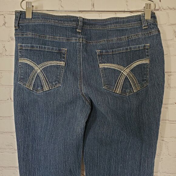 Three Seasons Maternity Jeans Size Medium Stretch Straight Leg Medium Wash - Picture 3 of 5